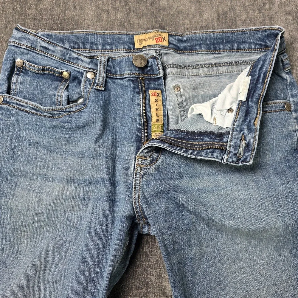 Wrangler 20X Style 44 Jeans Mens 33x32 (33x31) Slim Straight Leg Blue Denim Pant